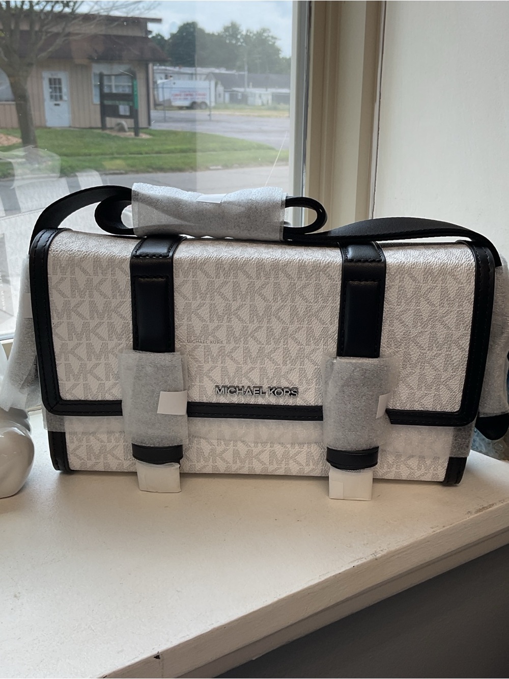 Michael Kors NWT Cooper Trunk Crossbody